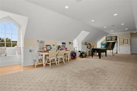 1343 Smith Ridge Road New Canaan CT 06840
