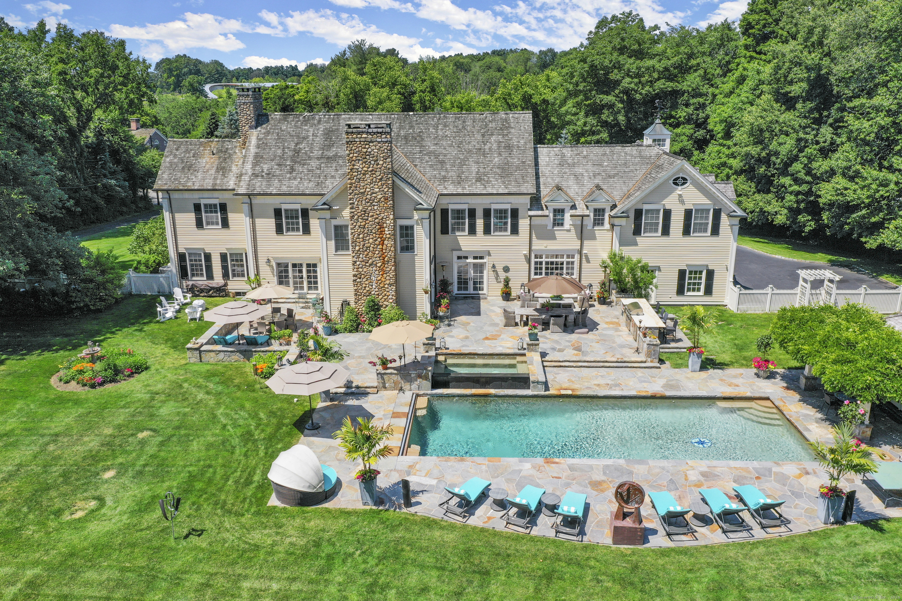 1343 Smith Ridge Road New Canaan CT 06840