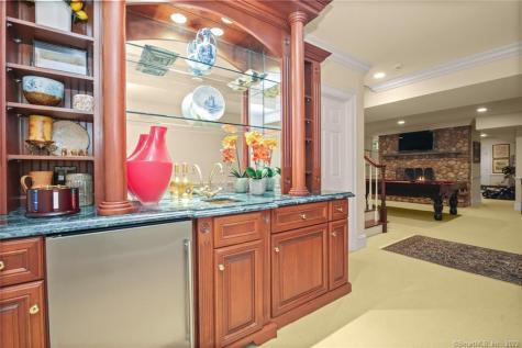 1343 Smith Ridge Road New Canaan CT 06840