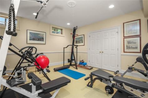 1343 Smith Ridge Road New Canaan CT 06840