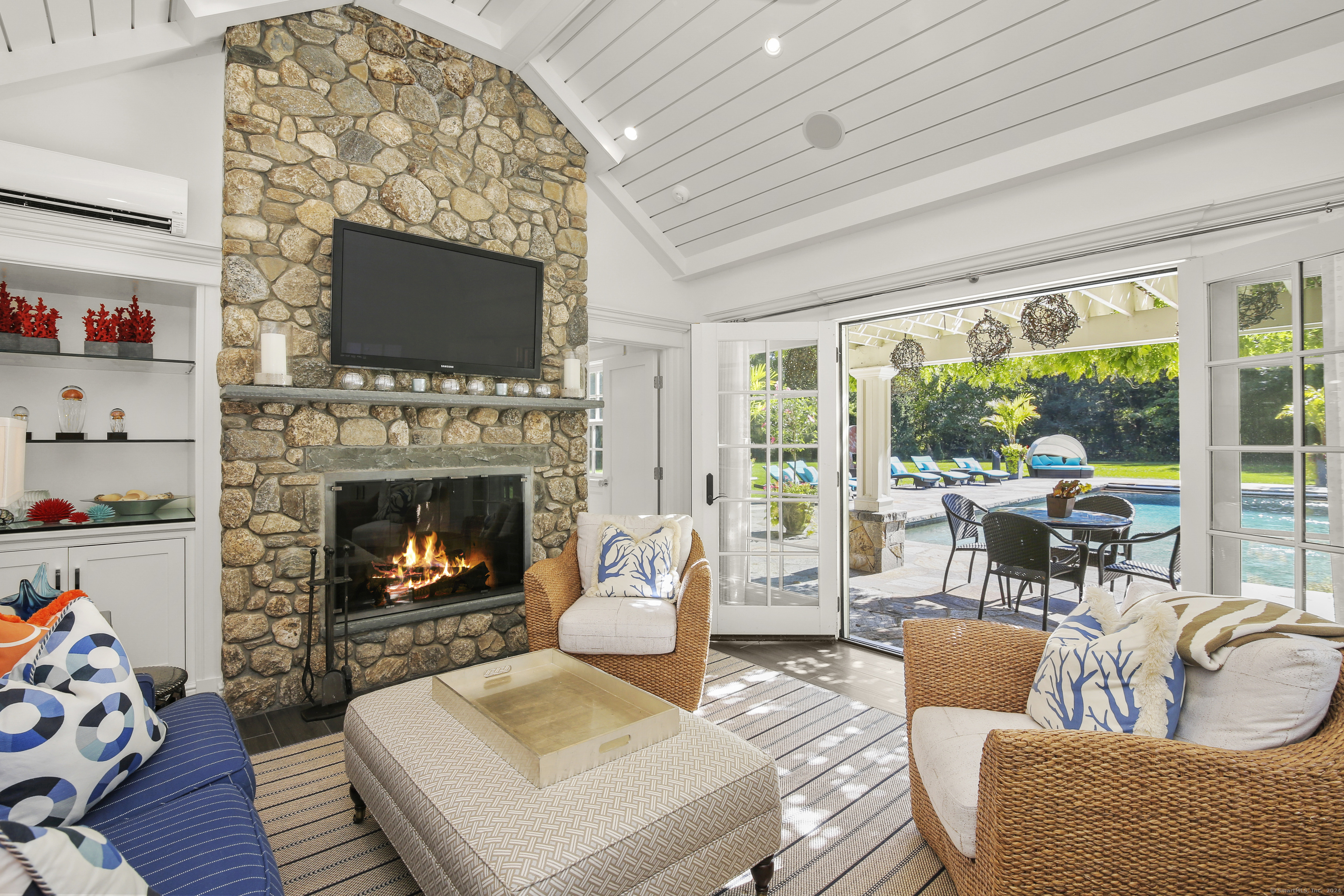 1343 Smith Ridge Road New Canaan CT 06840