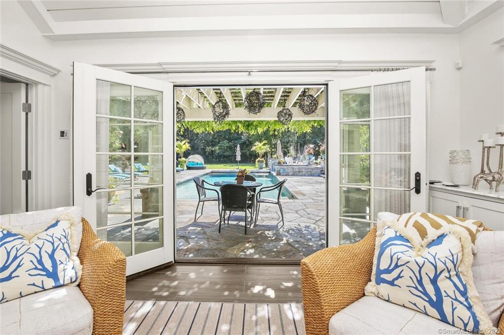 1343 Smith Ridge Road New Canaan CT 06840