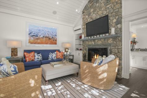1343 Smith Ridge Road New Canaan CT 06840