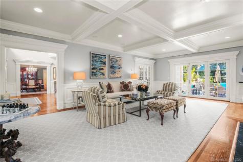 1343 Smith Ridge Road New Canaan CT 06840