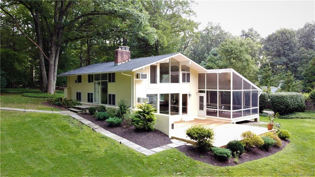 24 10 O Clock Lane Weston CT 06883