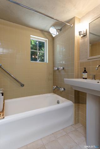 896 Westport Road Easton CT 06612