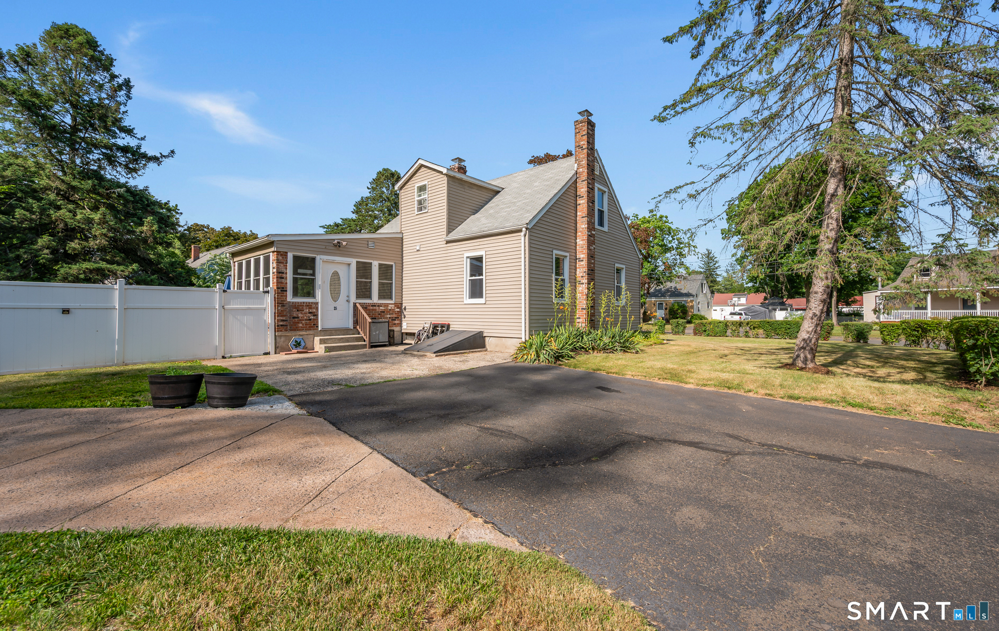 25 Douglas Drive Meriden CT 06451