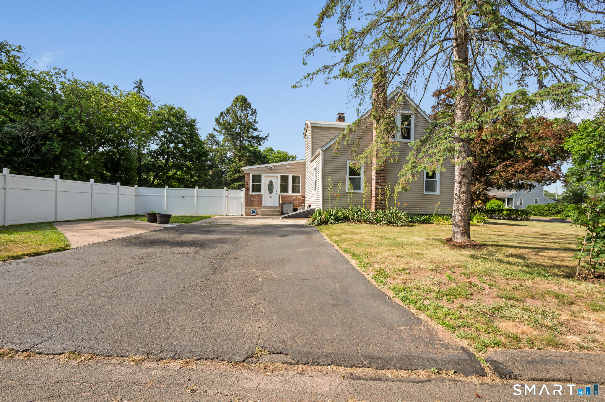 25 Douglas Drive Meriden CT 06451