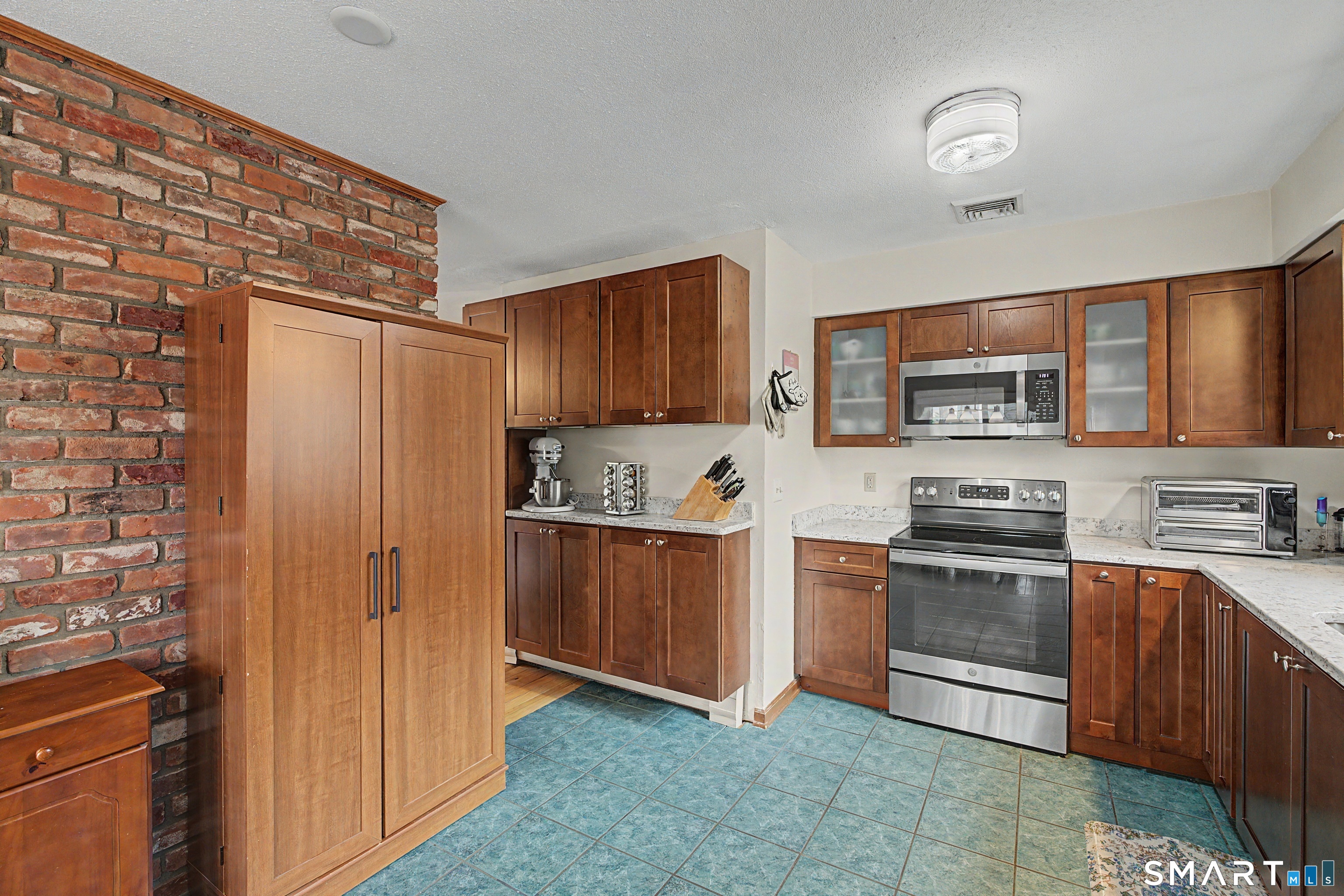 5 Kimberly Lane Woodbury CT 06798