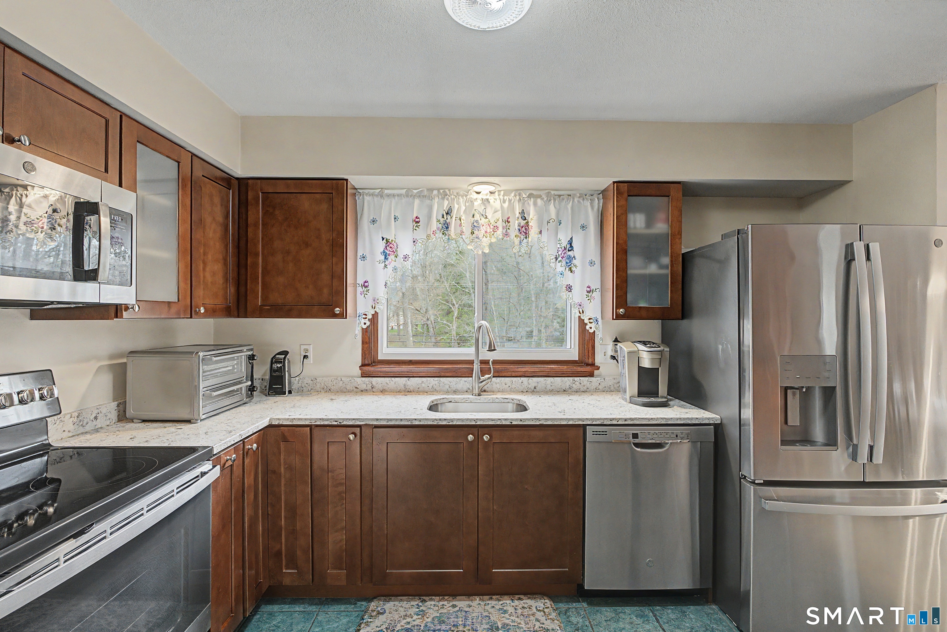 5 Kimberly Lane Woodbury CT 06798