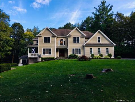 88 Curtiss Meadows Woodbury CT 06798