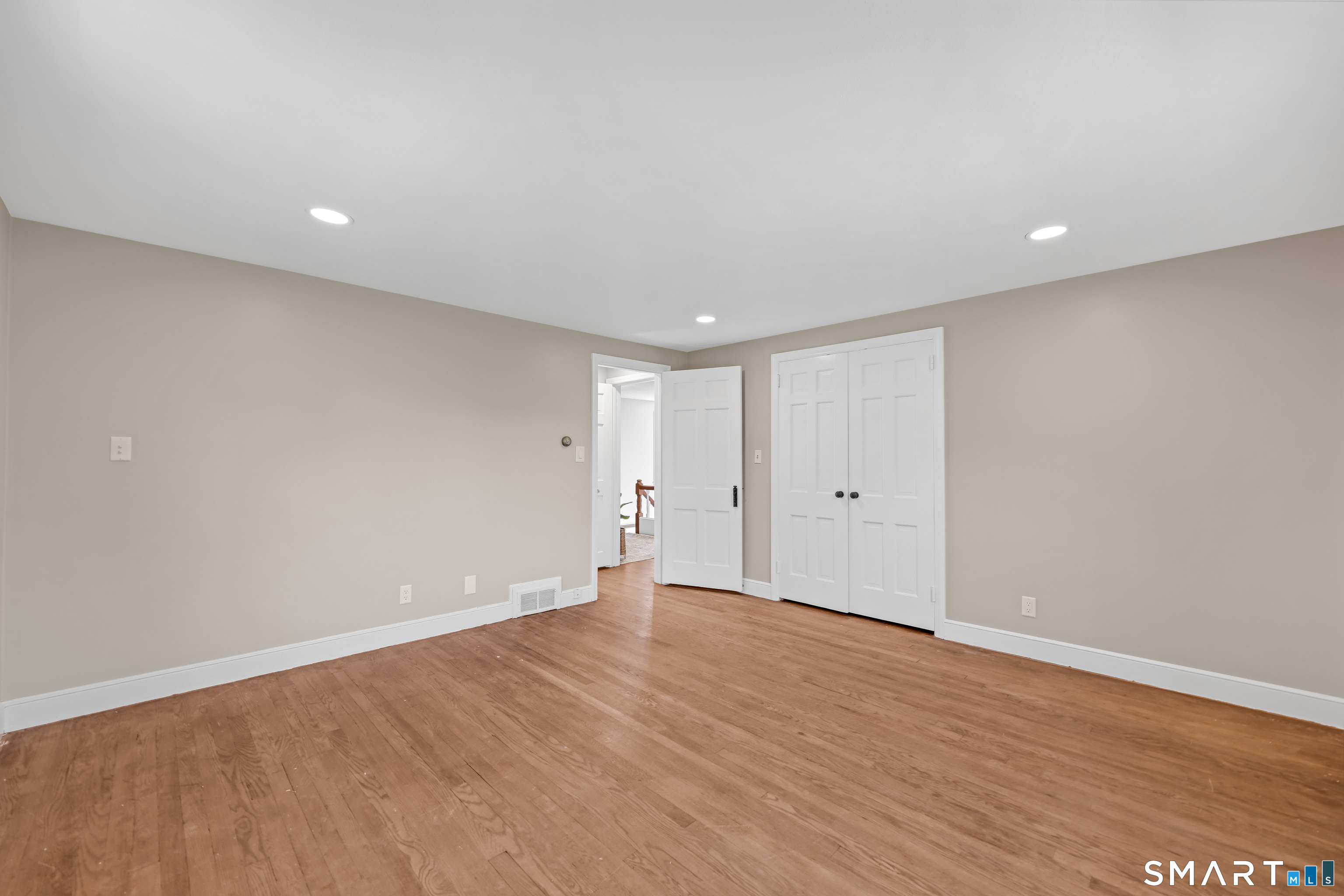 987 Hill Street Suffield CT 06078
