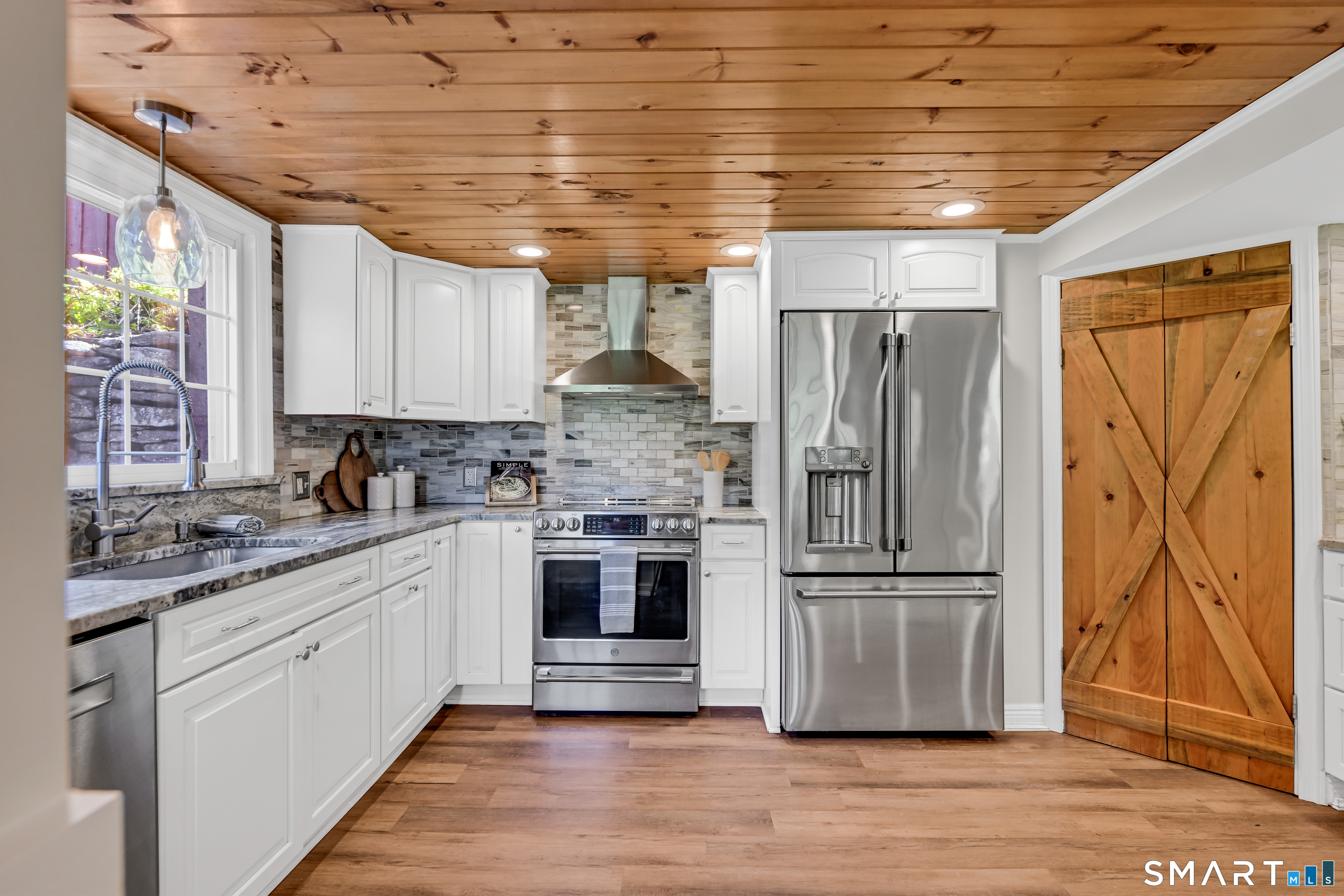 987 Hill Street Suffield CT 06078