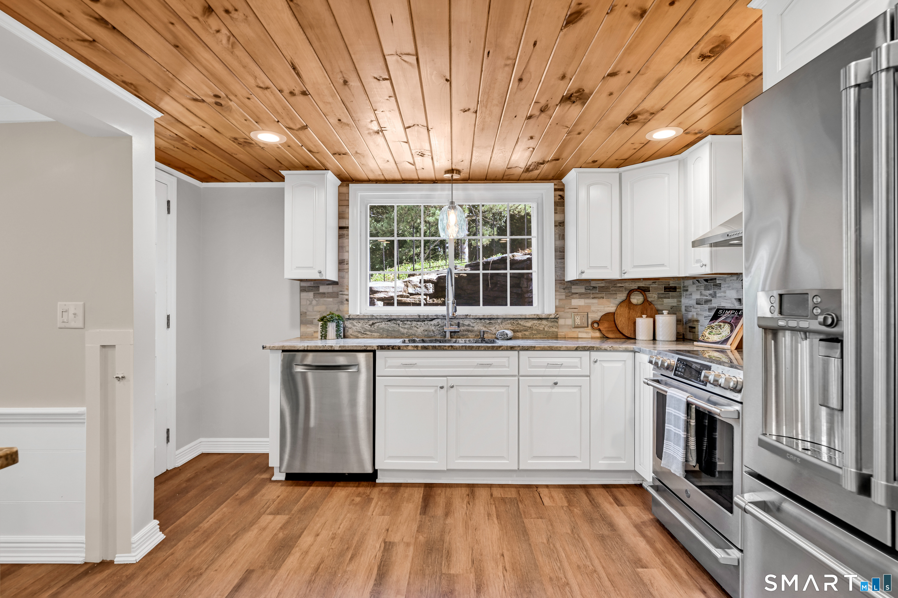 987 Hill Street Suffield CT 06078
