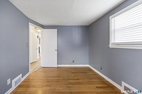 39 Whiteside Street Newington CT 06111