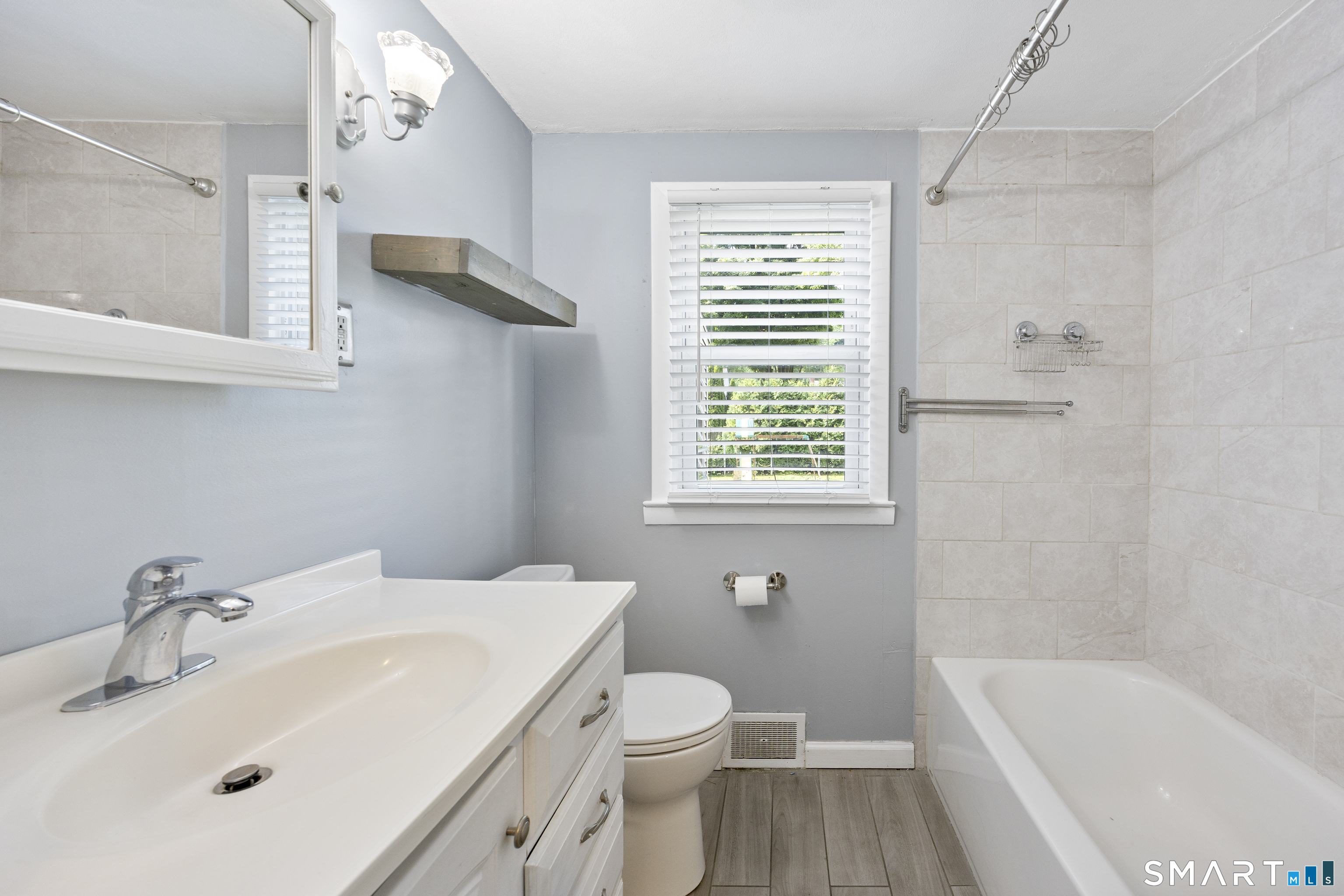 39 Whiteside Street Newington CT 06111