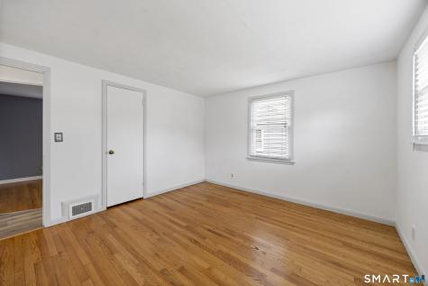 39 Whiteside Street Newington CT 06111