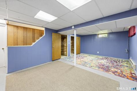 39 Whiteside Street Newington CT 06111