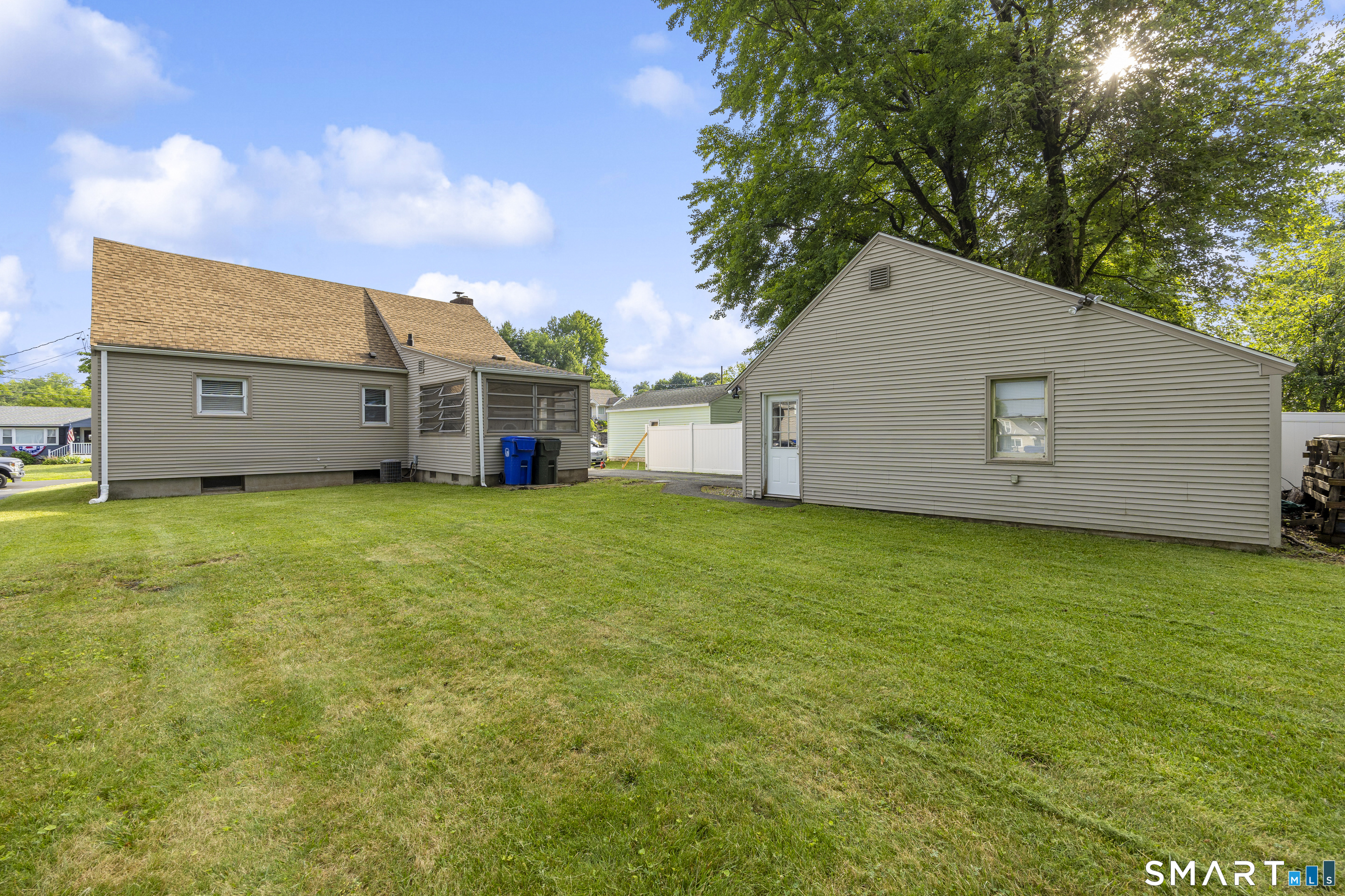 39 Whiteside Street Newington CT 06111