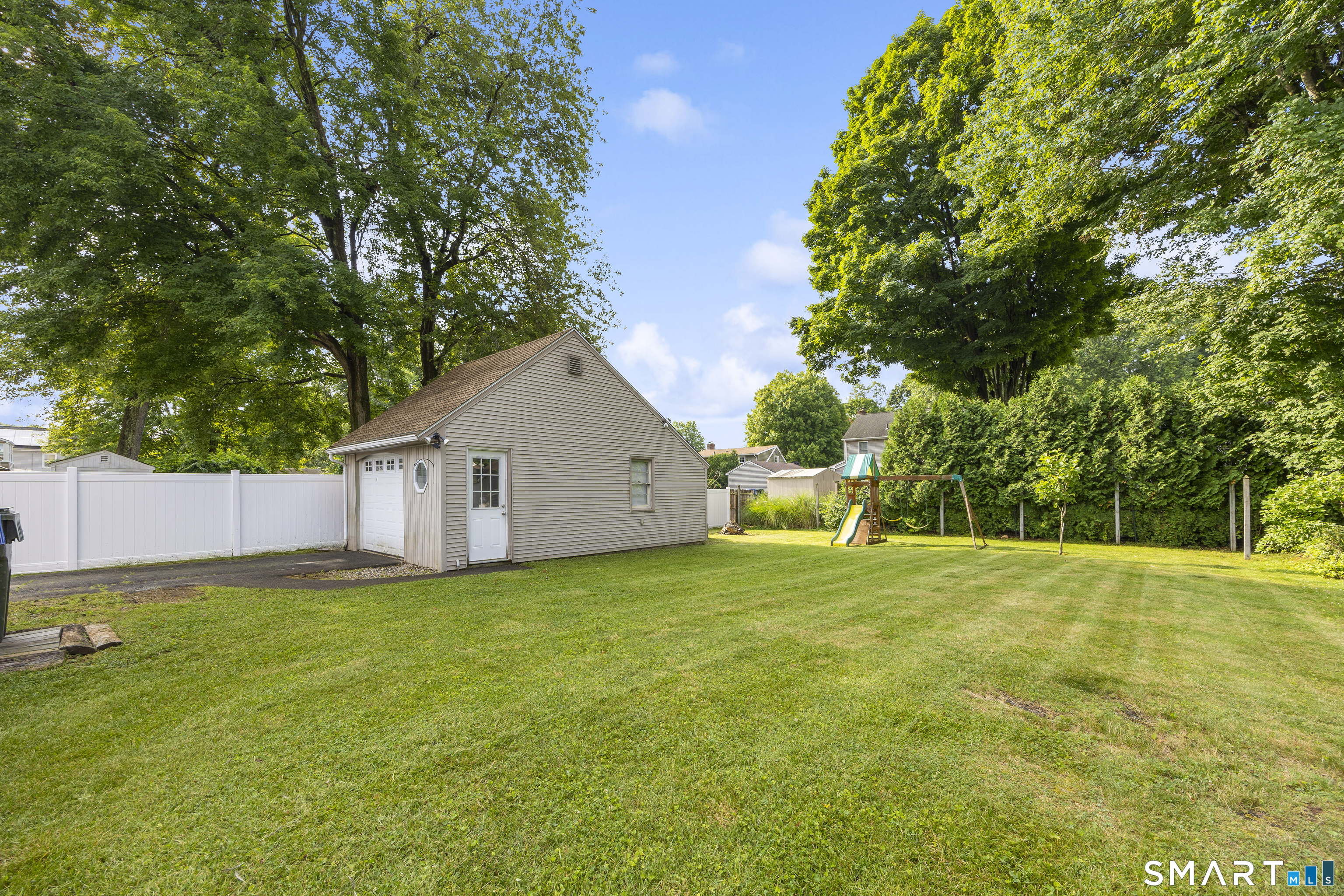 39 Whiteside Street Newington CT 06111