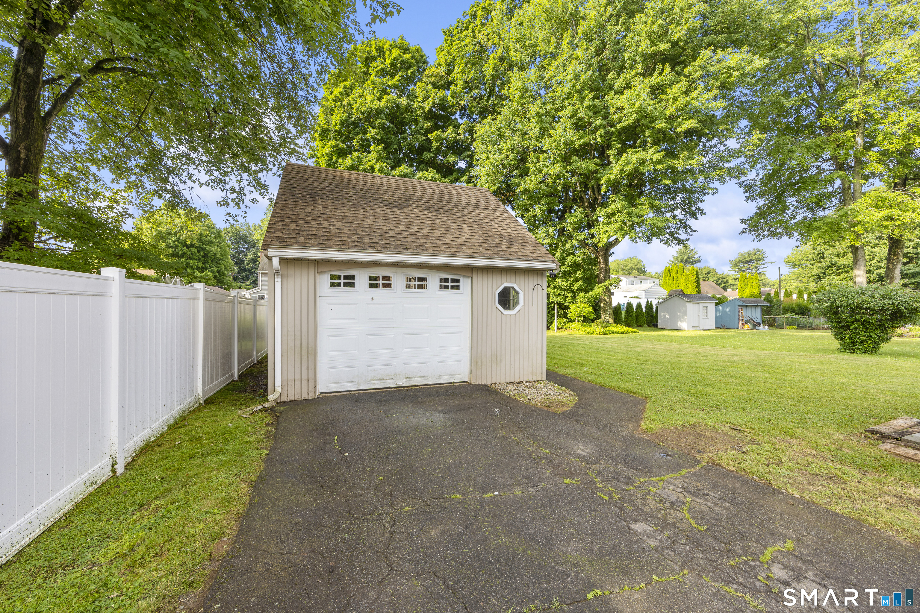 39 Whiteside Street Newington CT 06111