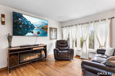 9 Glenridge Drive Ansonia CT 06401