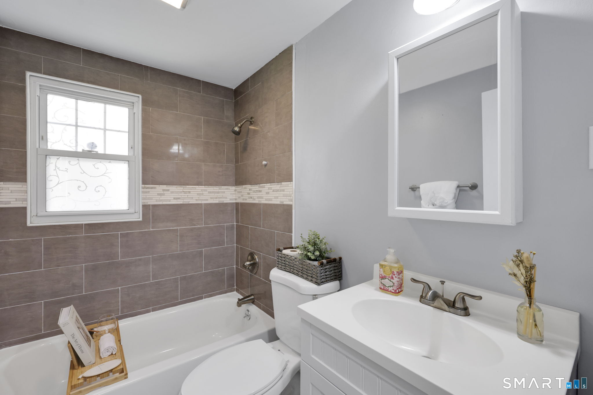 7 James Street East Haven CT 06512