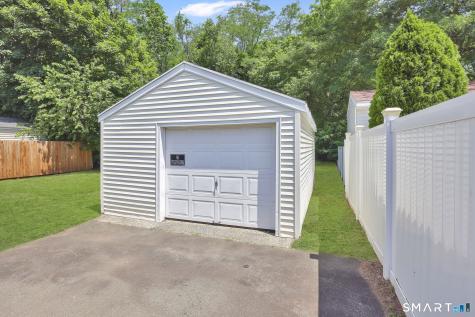 7 James Street East Haven CT 06512