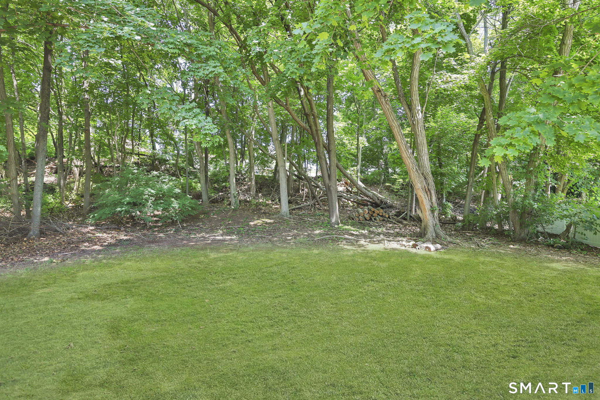 7 James Street East Haven CT 06512