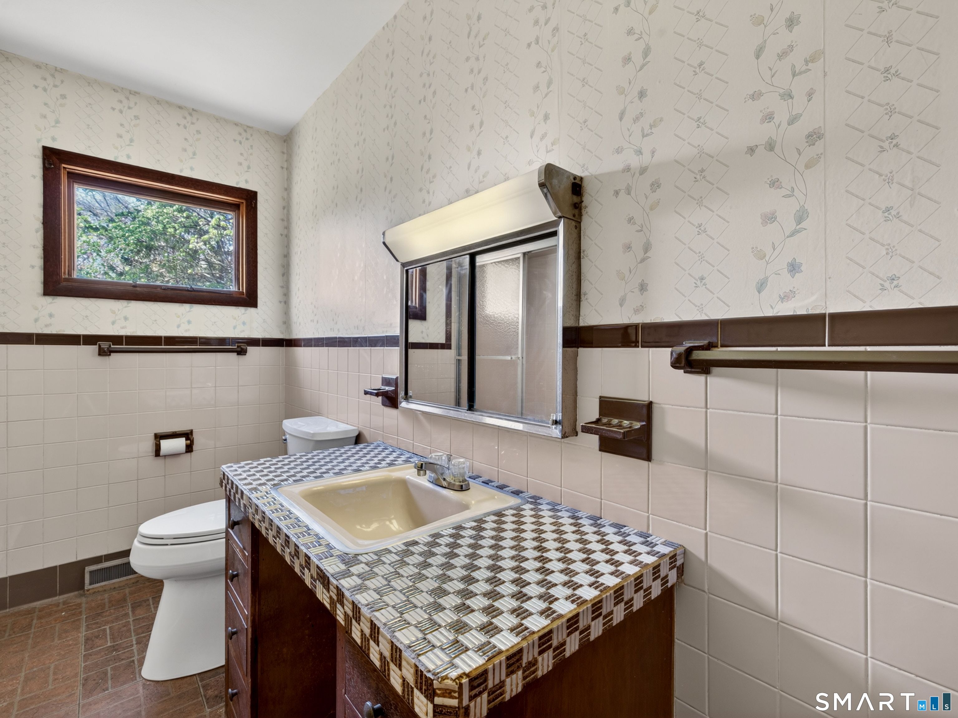 3 Helen Street Norwich CT 06360