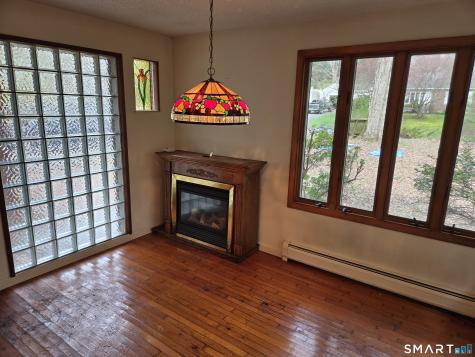 23 Gordon Lane Enfield CT 06082