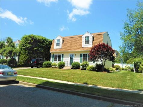 36 Lamplight Lane Milford CT 06460