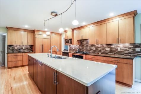 9 Maplewood Drive Danbury CT 06811