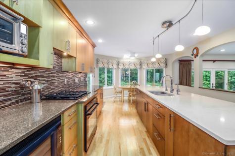 9 Maplewood Drive Danbury CT 06811