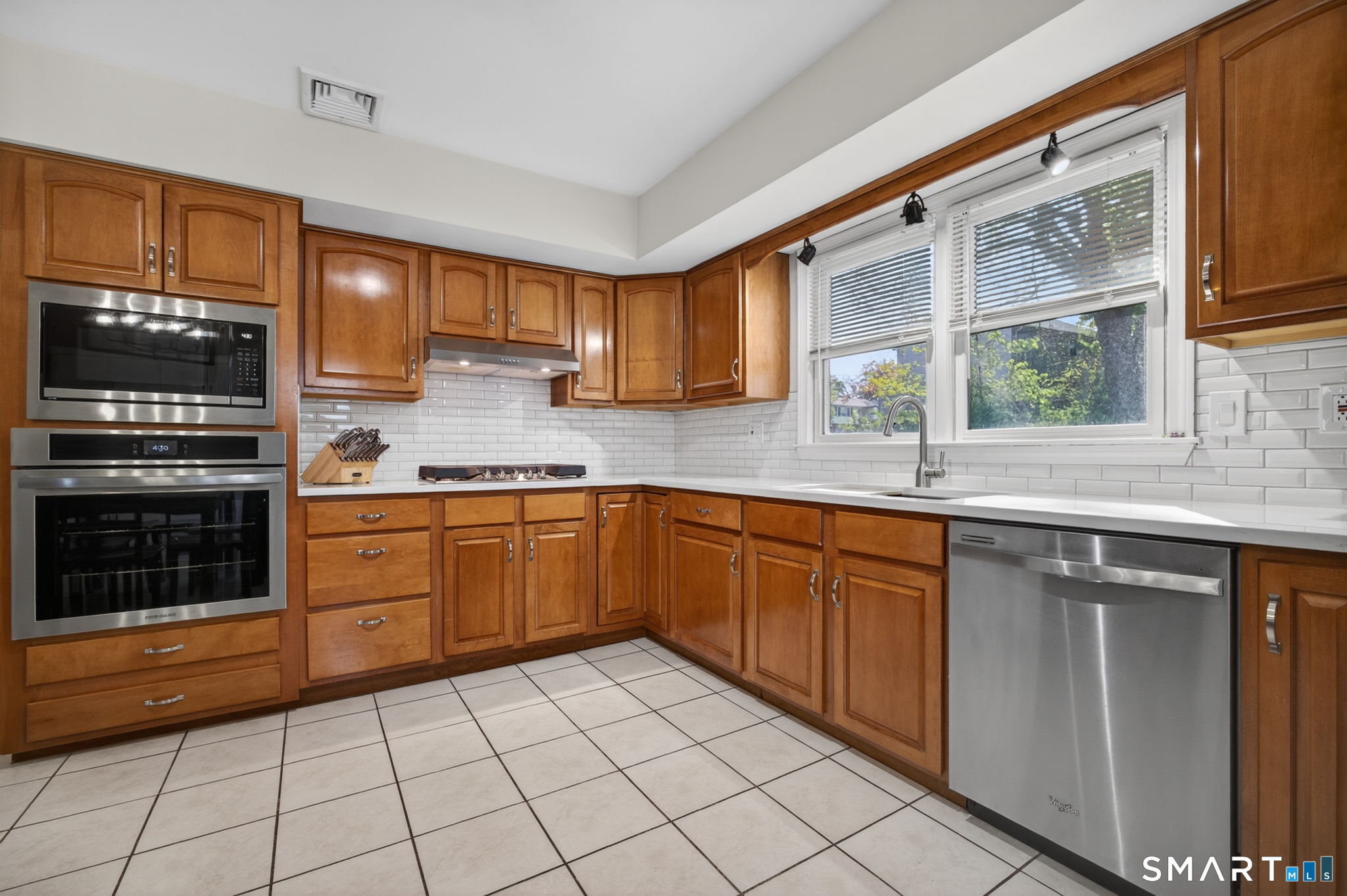 12 Church Street East Haven CT 06512