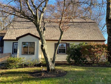 18 Grove Place Danbury CT 06810