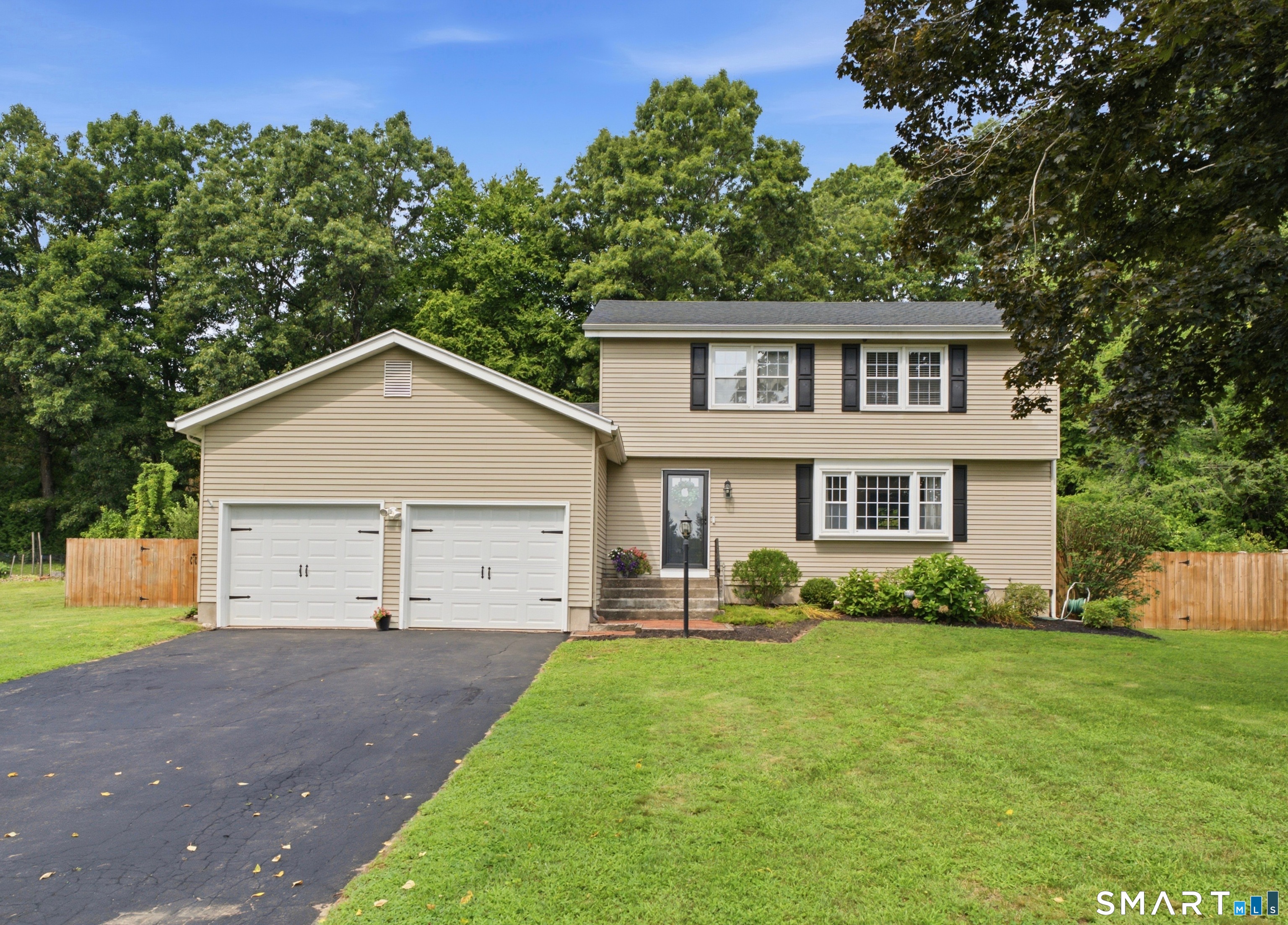 61 Broadleaf Circle Windsor CT 06095