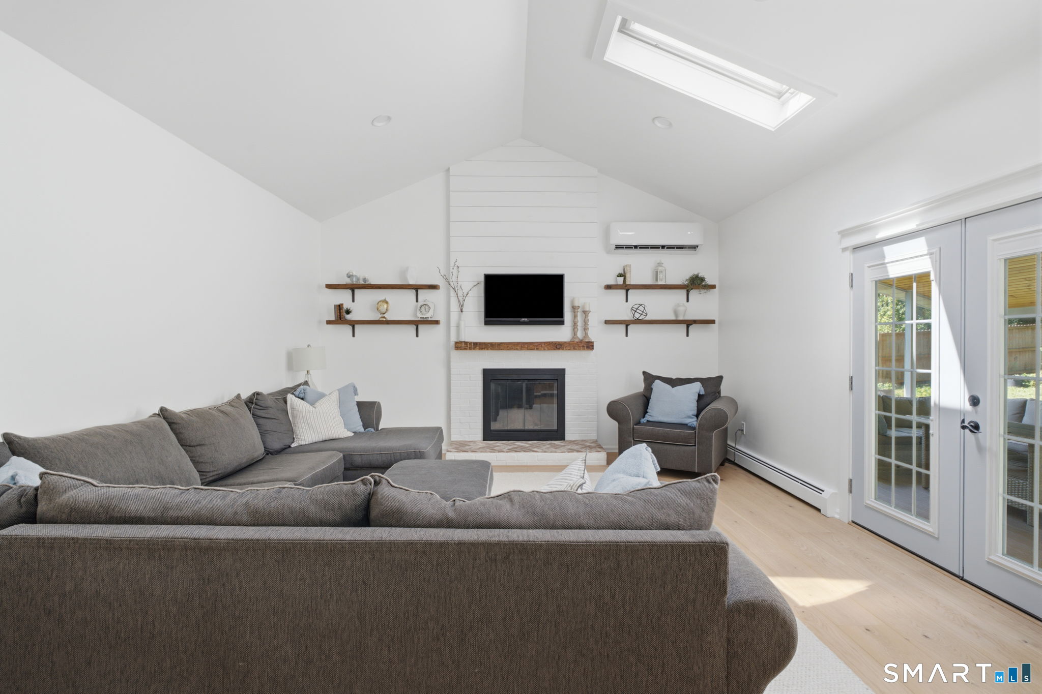 61 Broadleaf Circle Windsor CT 06095