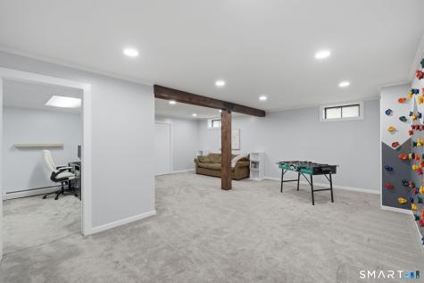 61 Broadleaf Circle Windsor CT 06095