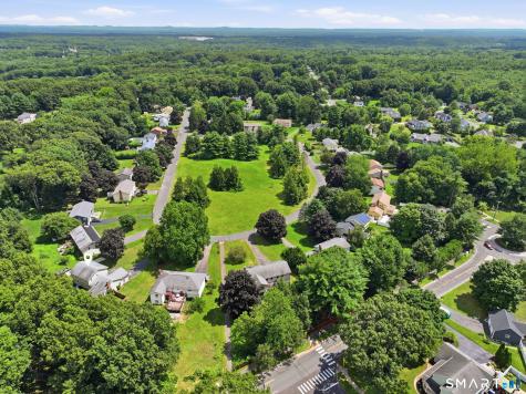 61 Broadleaf Circle Windsor CT 06095