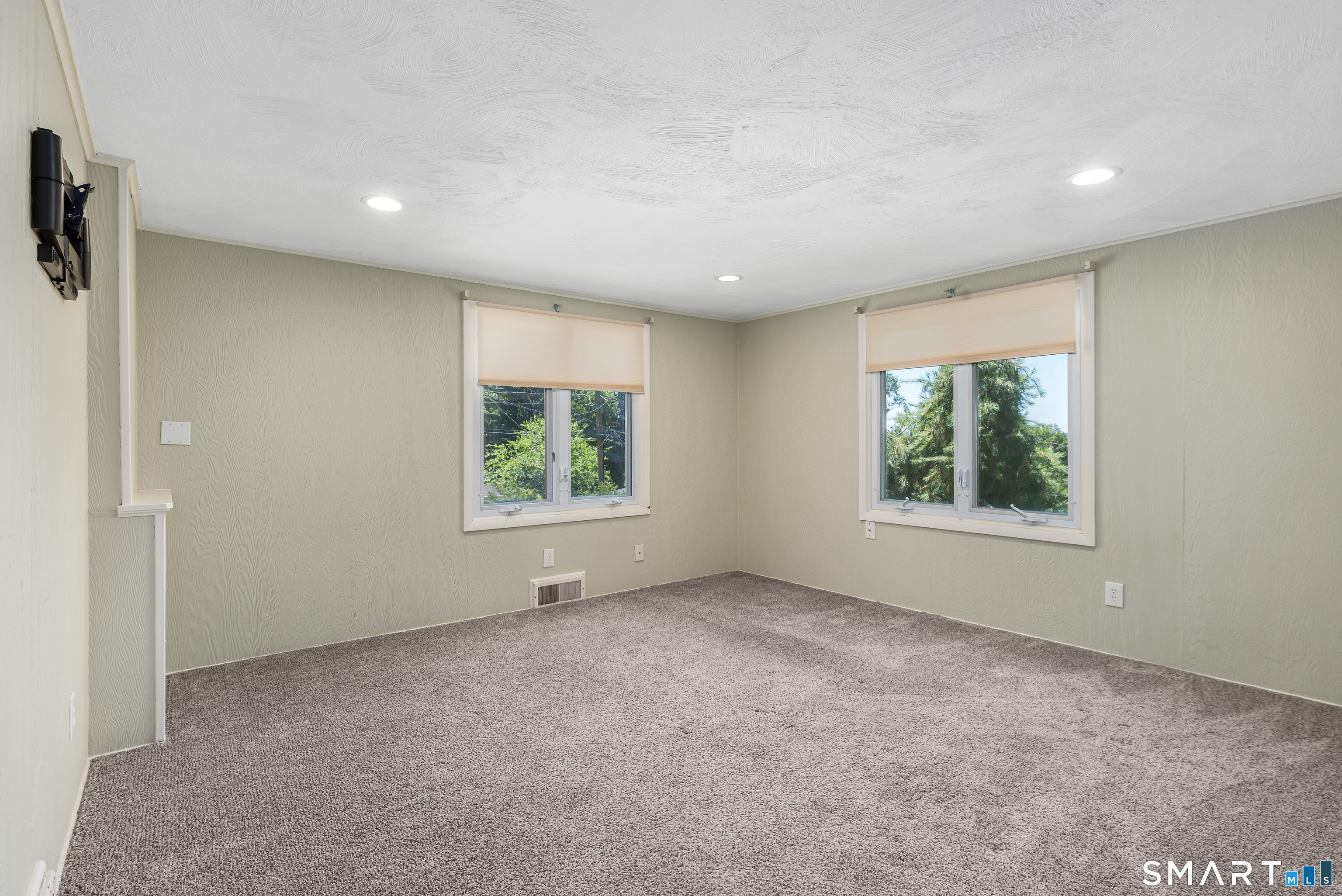 75 Peterson Avenue Waterbury CT 06705