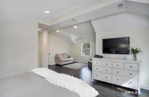 8 Ferndale Drive Easton CT 06612