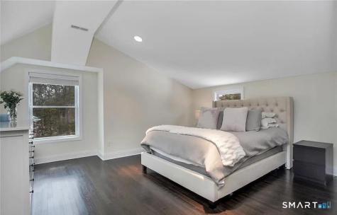 8 Ferndale Drive Easton CT 06612