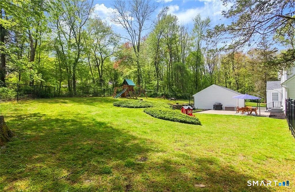 8 Ferndale Drive Easton CT 06612
