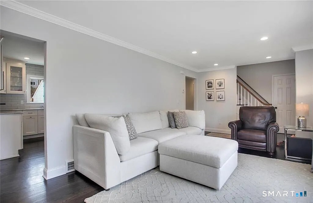8 Ferndale Drive Easton CT 06612