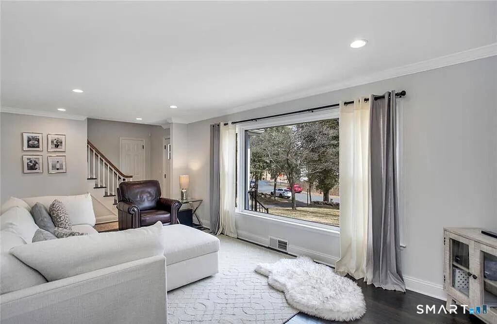 8 Ferndale Drive Easton CT 06612