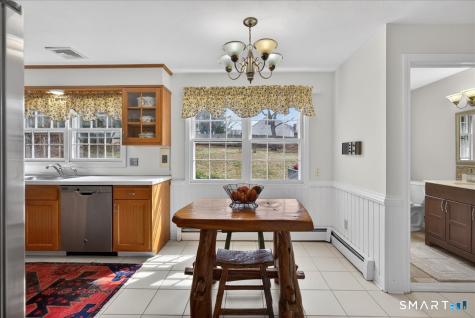 15 Oak Hollow Road Branford CT 06405