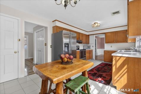 15 Oak Hollow Road Branford CT 06405