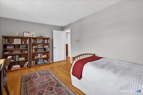 15 Oak Hollow Road Branford CT 06405