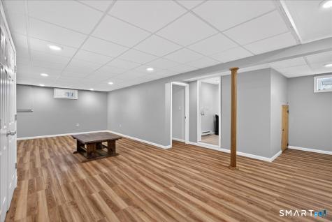 15 Oak Hollow Road Branford CT 06405